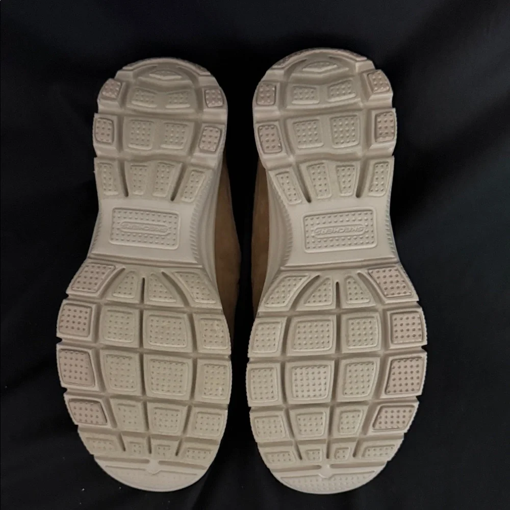 Brand New Skechers Women’s Slip-On Slippers - Picture 2 of 4